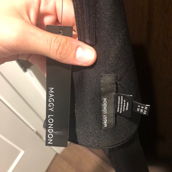 Black womens dress, size 4, never worn, tags on - Picture 3 of 4